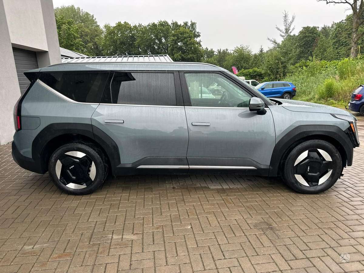 Kia EV9, 100 kWh, off-road / crossover