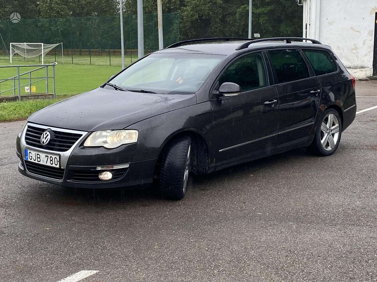 Volkswagen Passat - 1