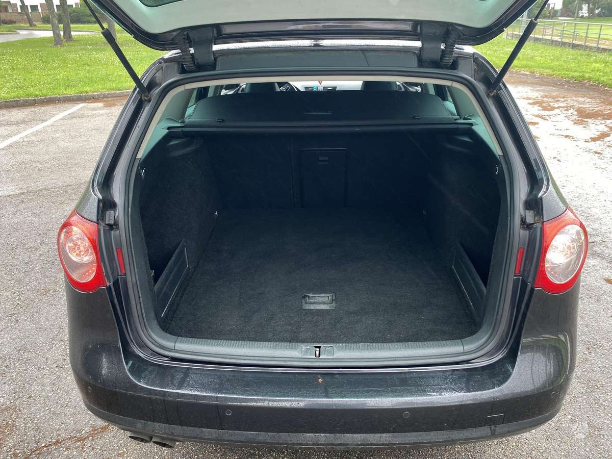 Volkswagen Passat - 12