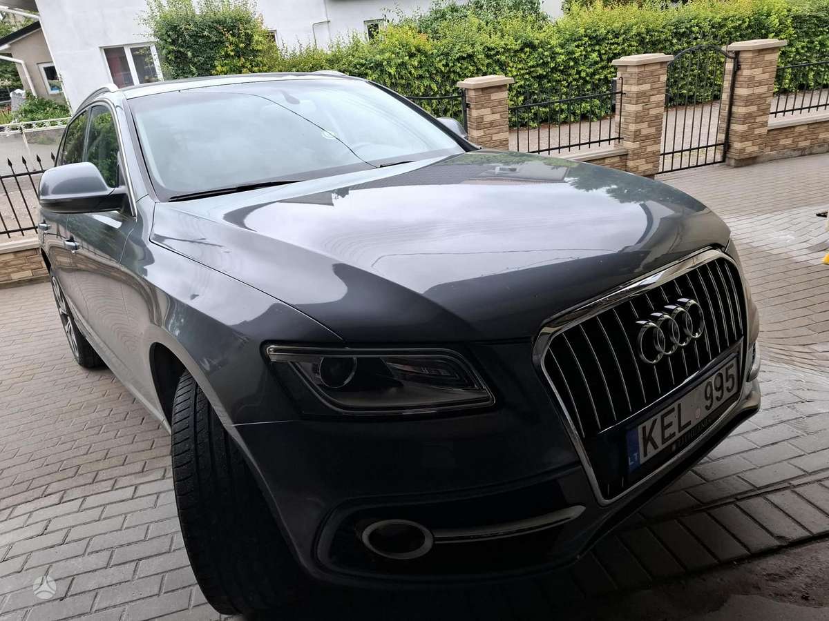Audi Q5, 2.0 l., off-road / crossover