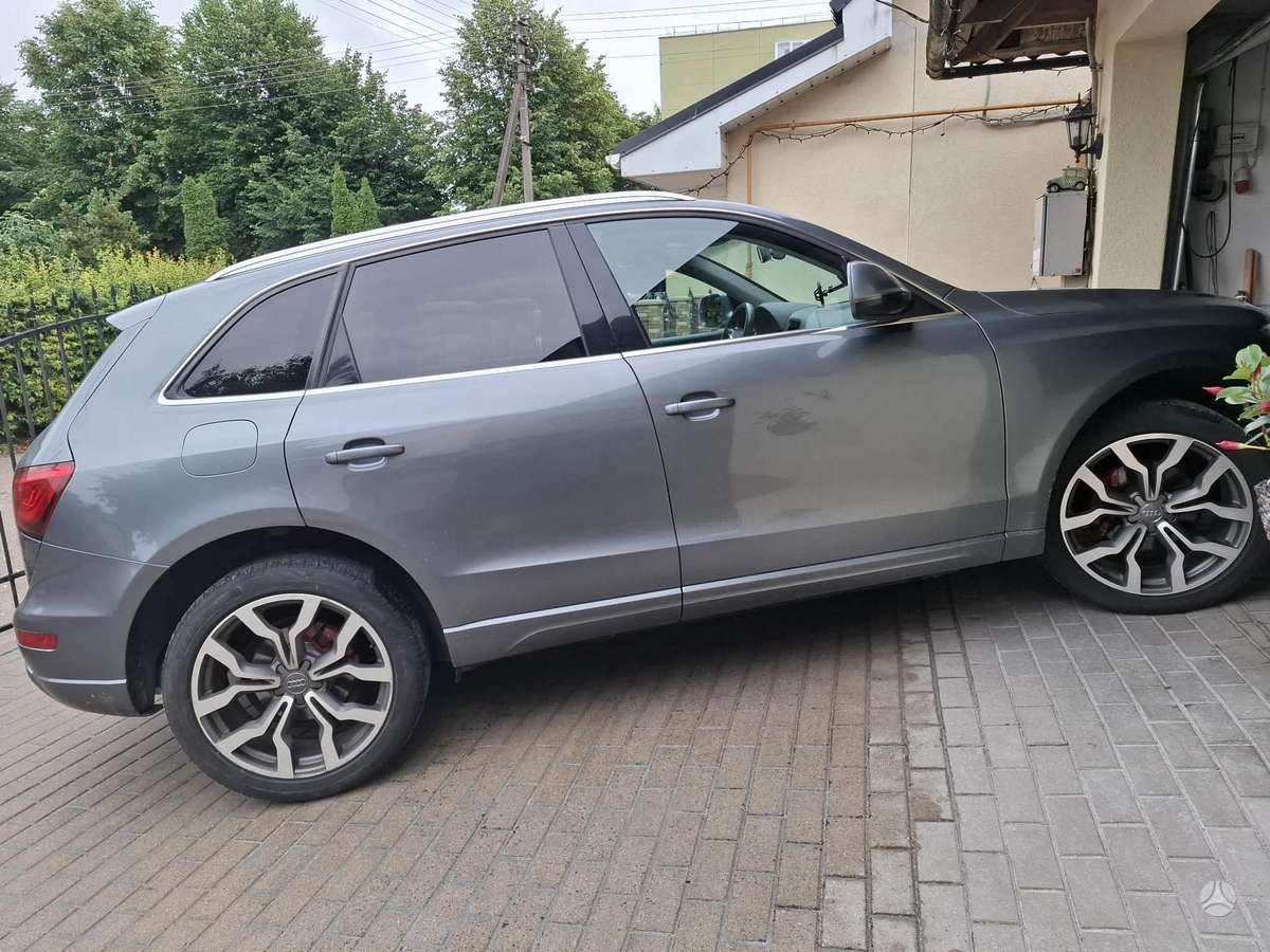 Audi Q5, 2.0 l., Внедорожник / Кроссовер