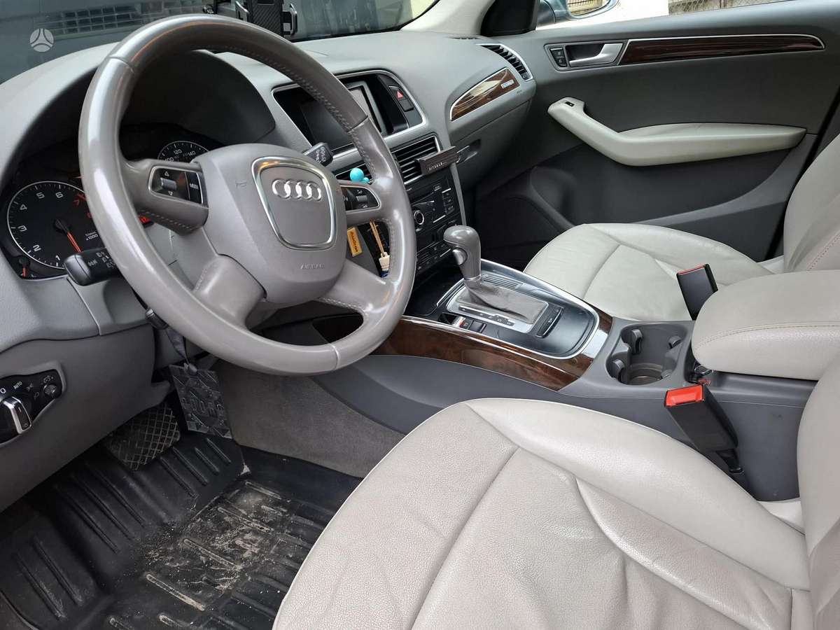 Audi Q5, 2.0 l., Внедорожник / Кроссовер
