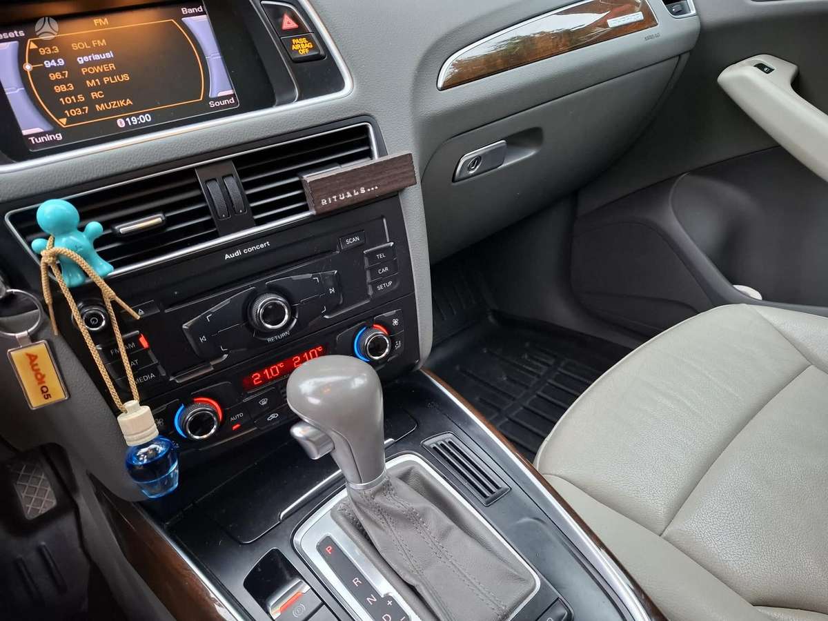 Audi Q5, 2.0 l., Внедорожник / Кроссовер