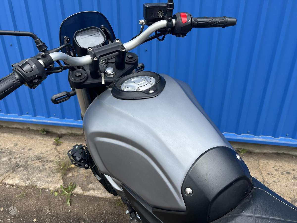 VOGE 300 AC 300cc, street / classic
