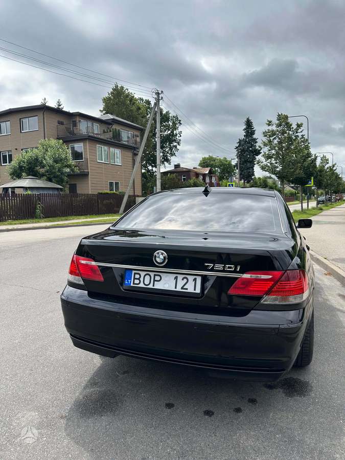 BMW 750, 4.8 l., Седан