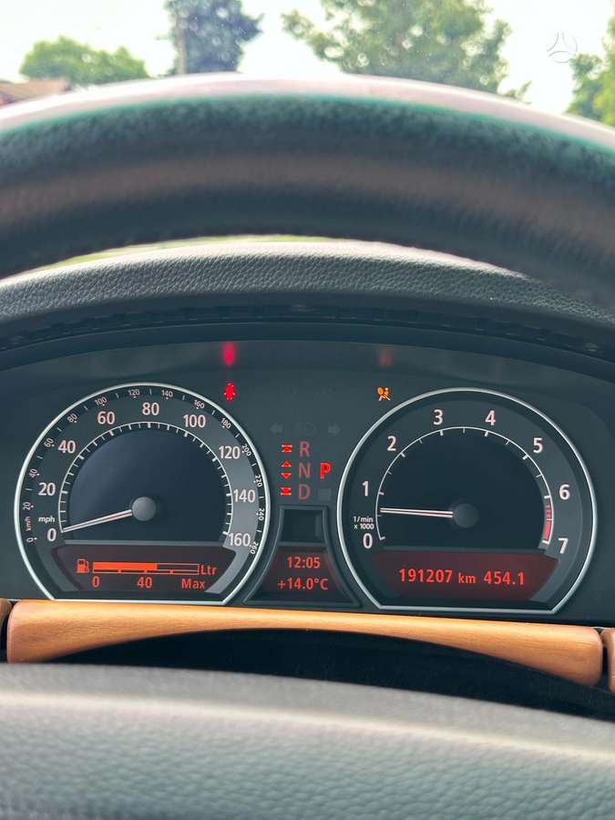 BMW 750, 4.8 l., Седан
