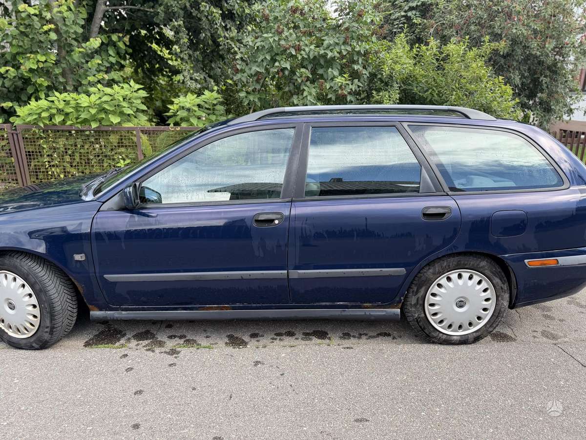 Volvo V40, 1.9 l., wagon