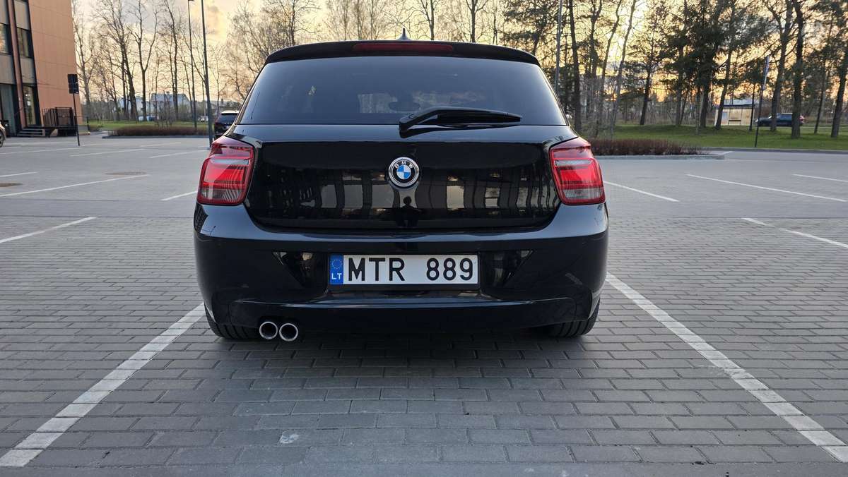 BMW 125, 2.0 l., hatchback