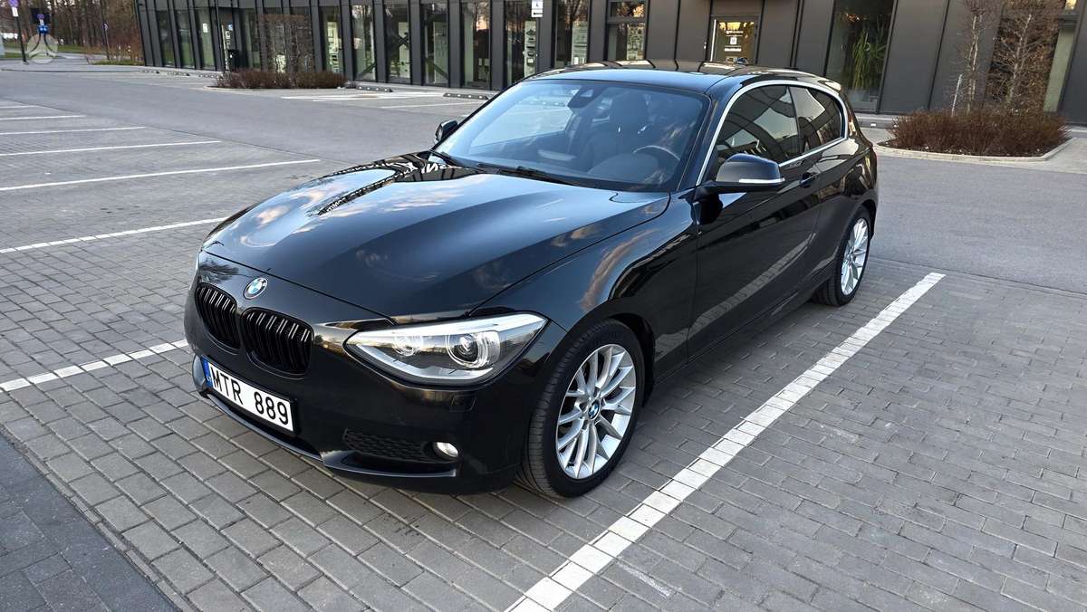 BMW 125, 2.0 l., hatchback