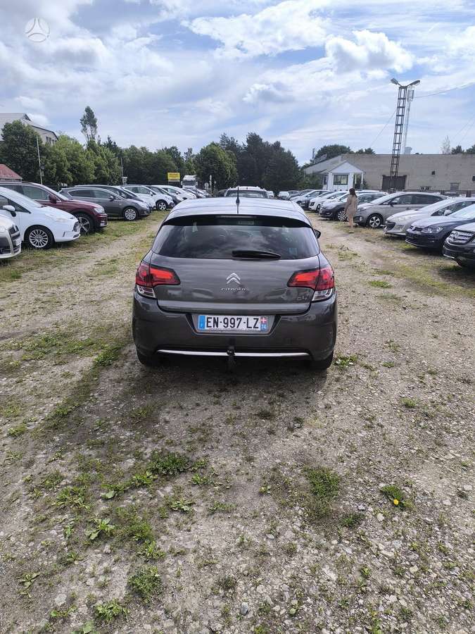 Citroen C4, 1.2 l., Хэтчбек