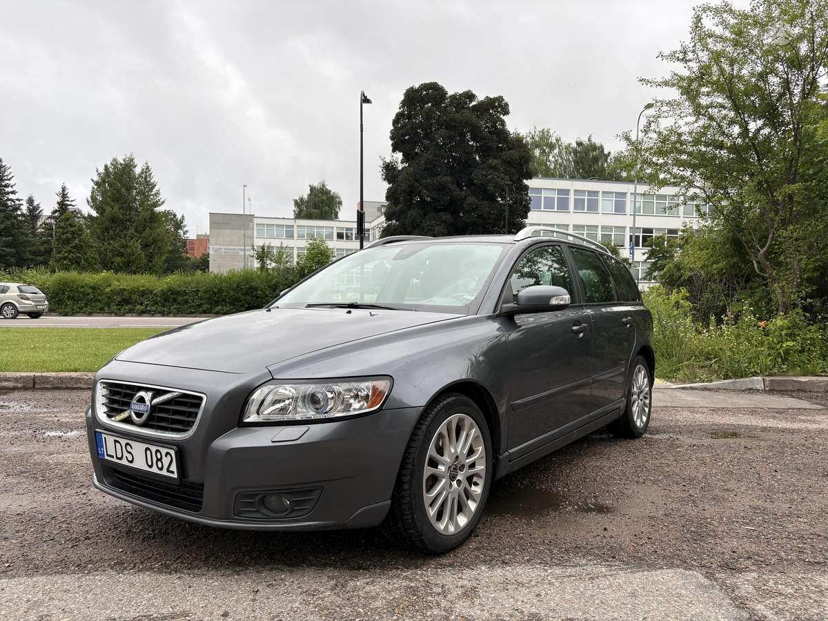 Volvo V50, Универсал