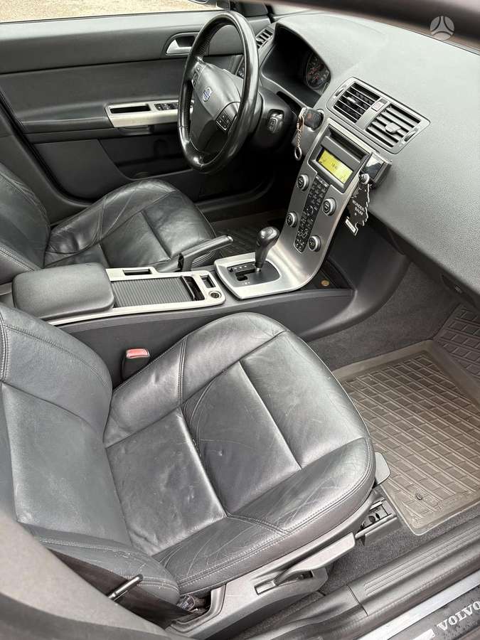 Volvo V50, universalas