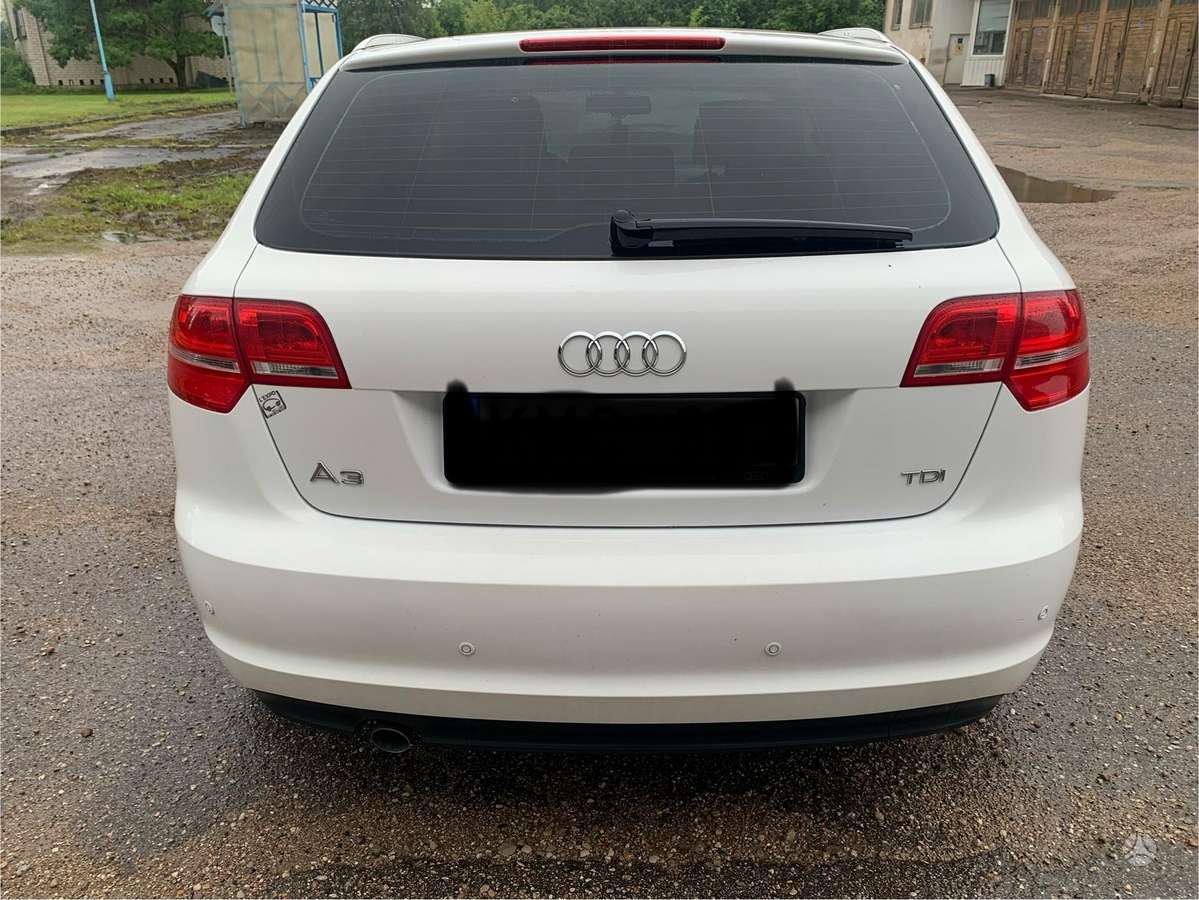 Audi A3, 1.6 l., hatchback