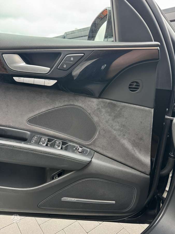 Audi A8 L, 3.0 l., Седан
