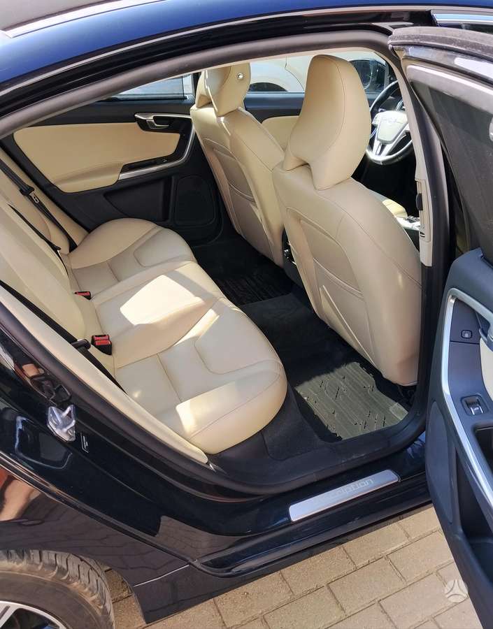 Volvo S60, 2.0 l., Седан