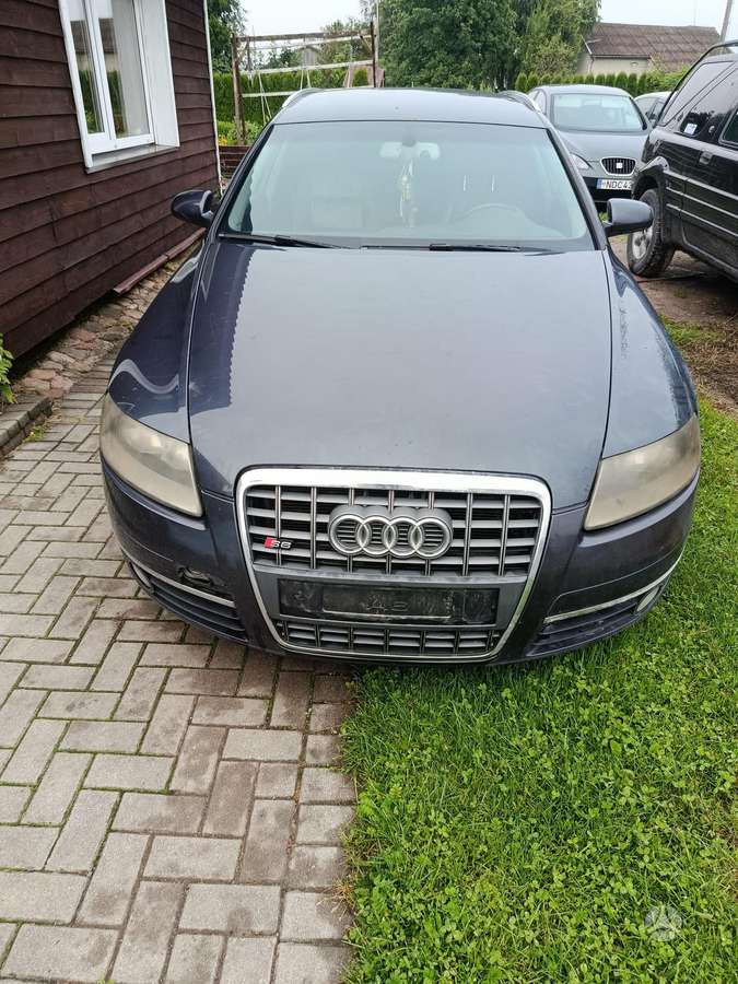 Audi A6 Variklis geras yra visos dalys