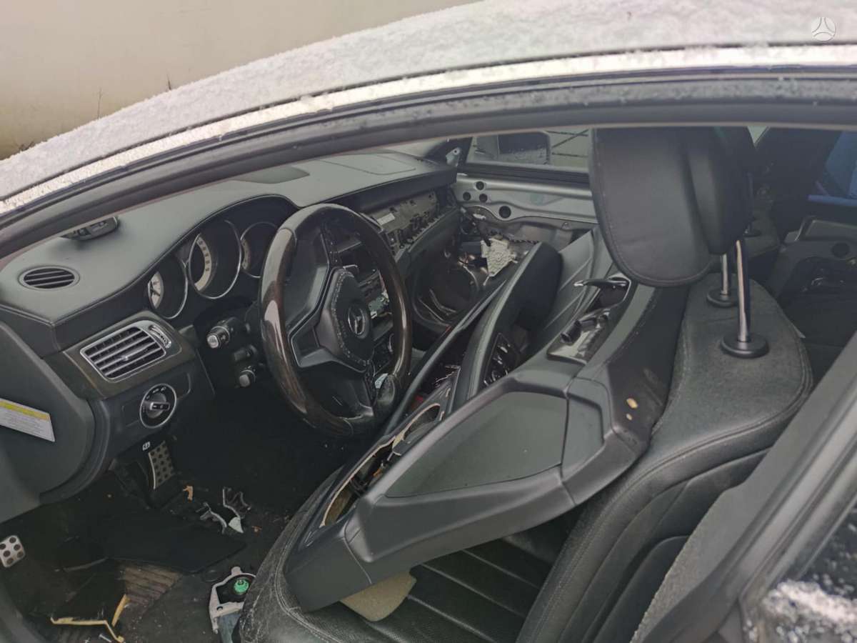 Mercedes-Benz CLS550 по частям