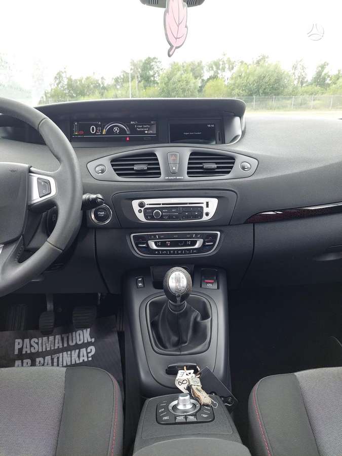 Renault Grand Scenic - 8
