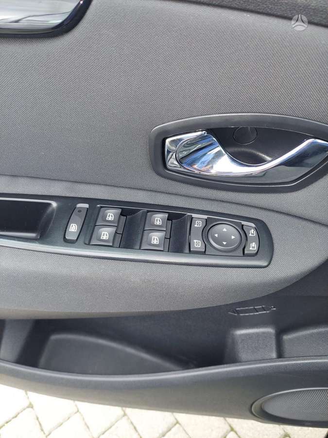 Renault Grand Scenic - 12