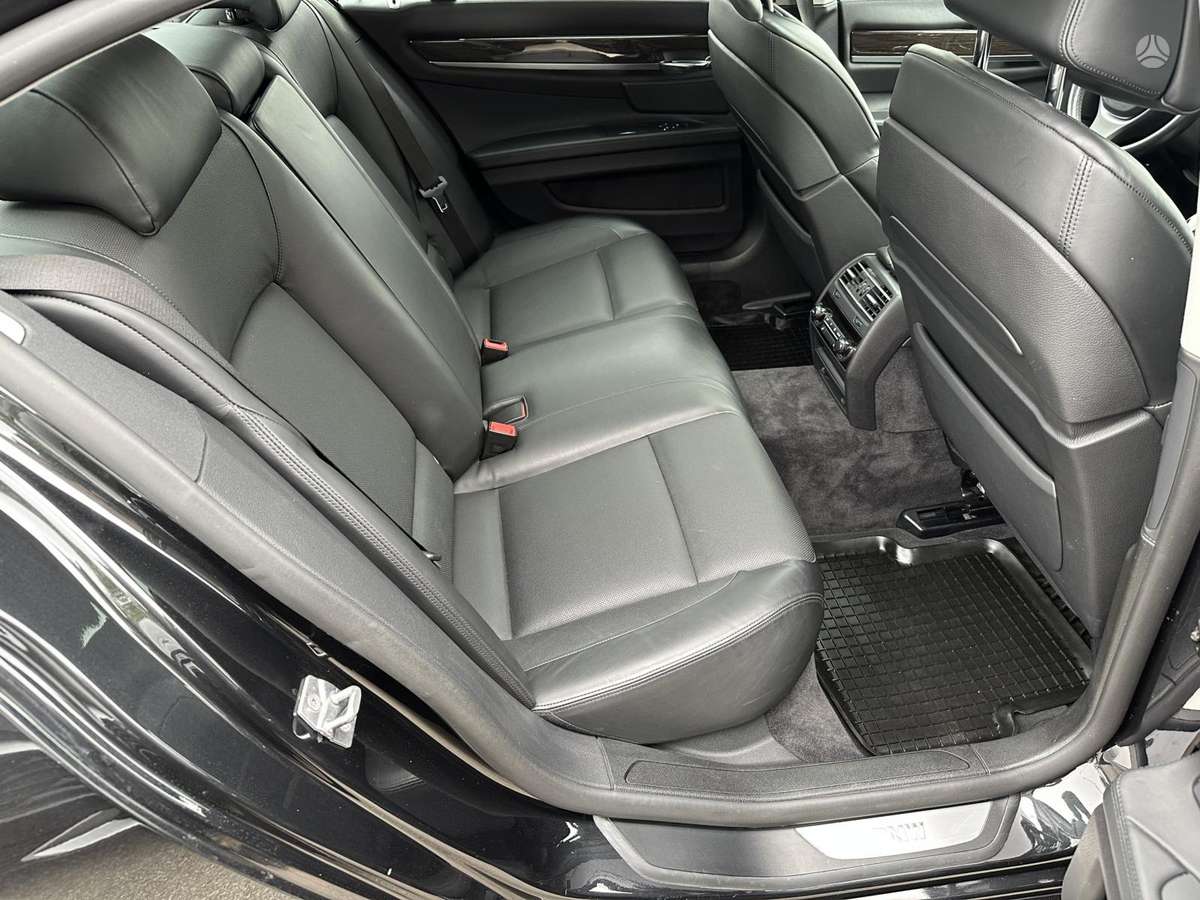 BMW 730, 3.0 l., Седан