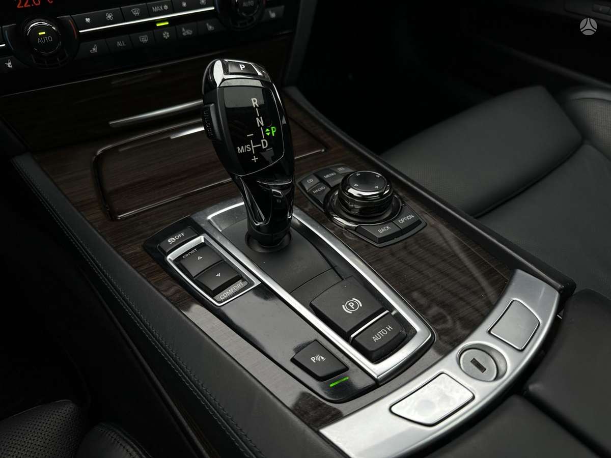 BMW 730, 3.0 l., Седан