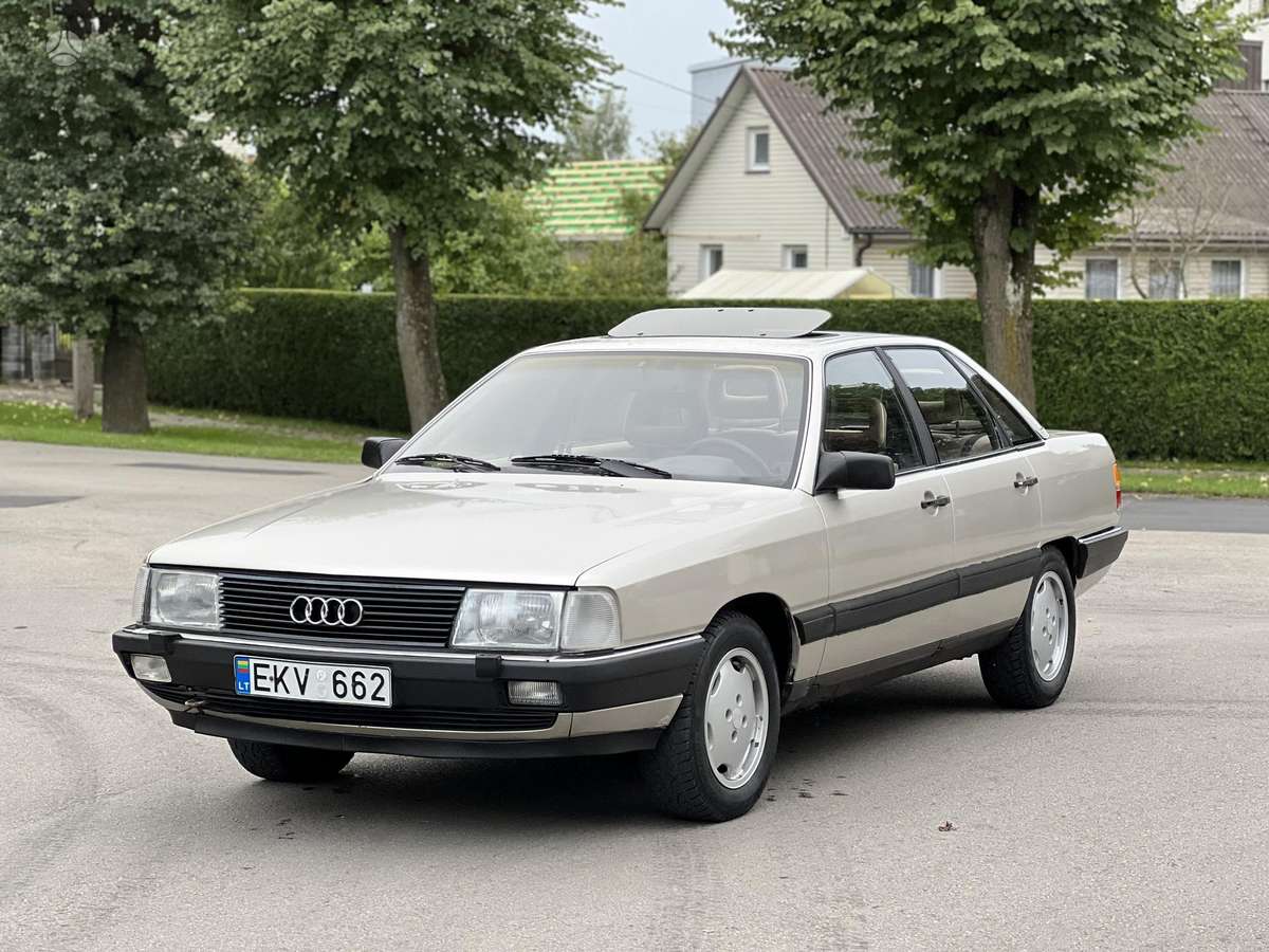 Audi 100, 2.2 l., Седан