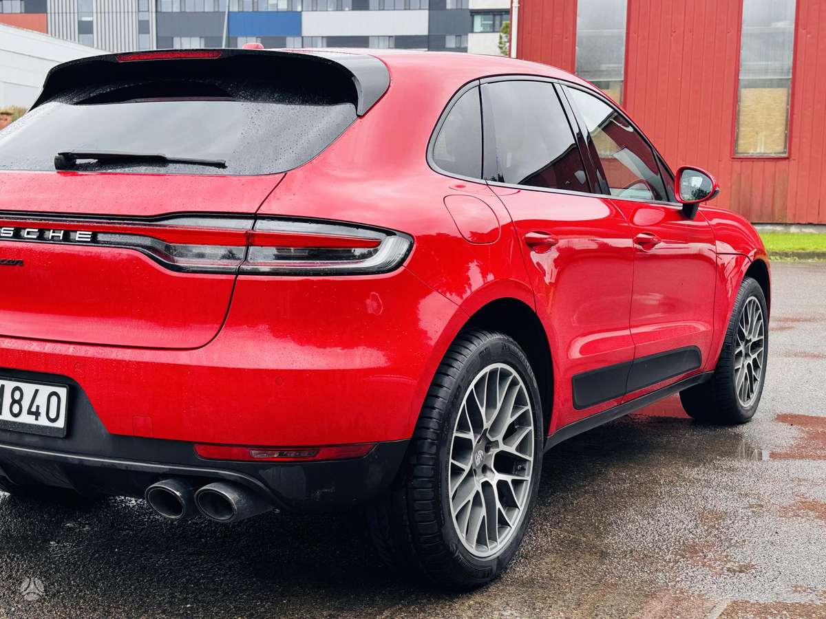 Porsche Macan - 1