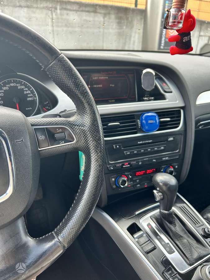 Audi A4, 2.7 l., Седан