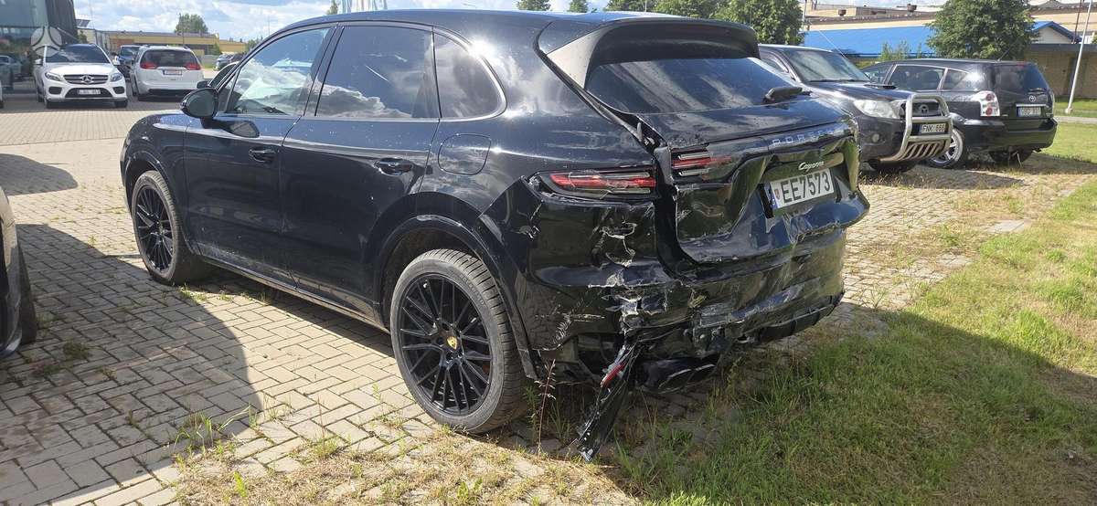 Porsche Cayenne - 5