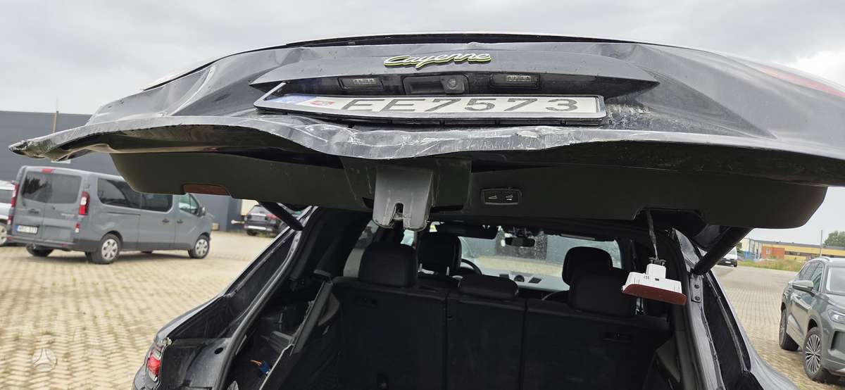 Porsche Cayenne - 11