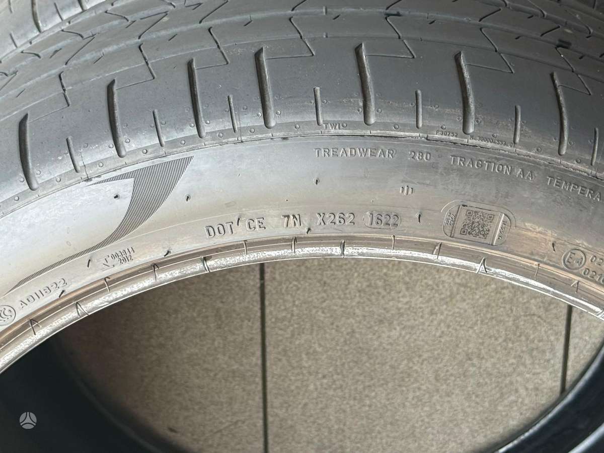 Pirelli P ZERO, vasaras 275/40 R22
