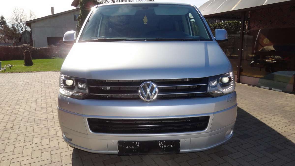 Volkswagen Caravelle - 8