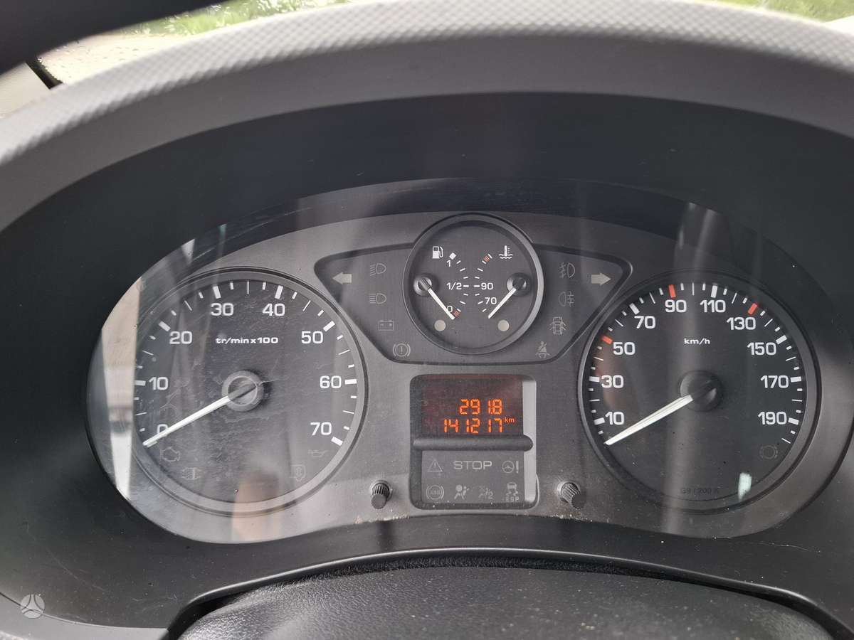 Peugeot Expert - 8