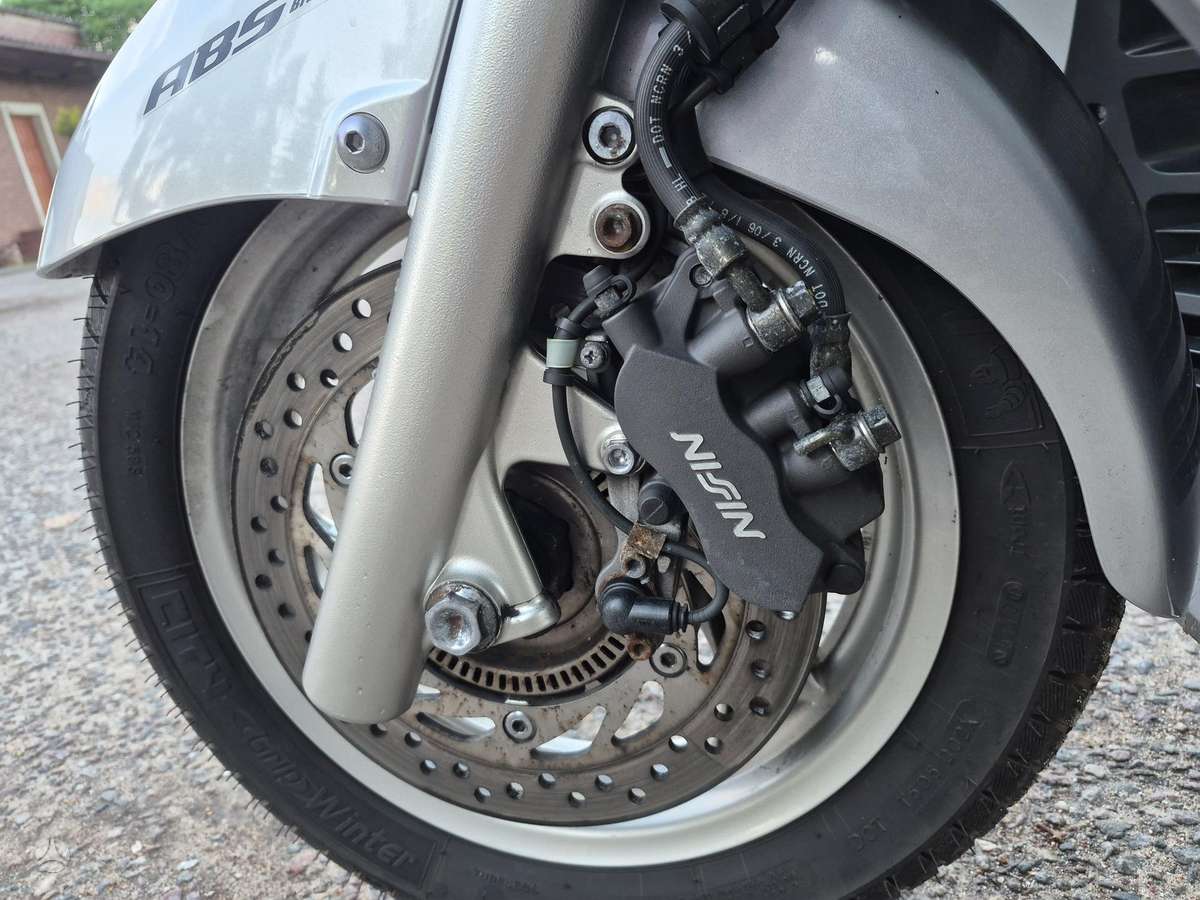 Honda Silverwing 600cc, мотороллеры / мопеды