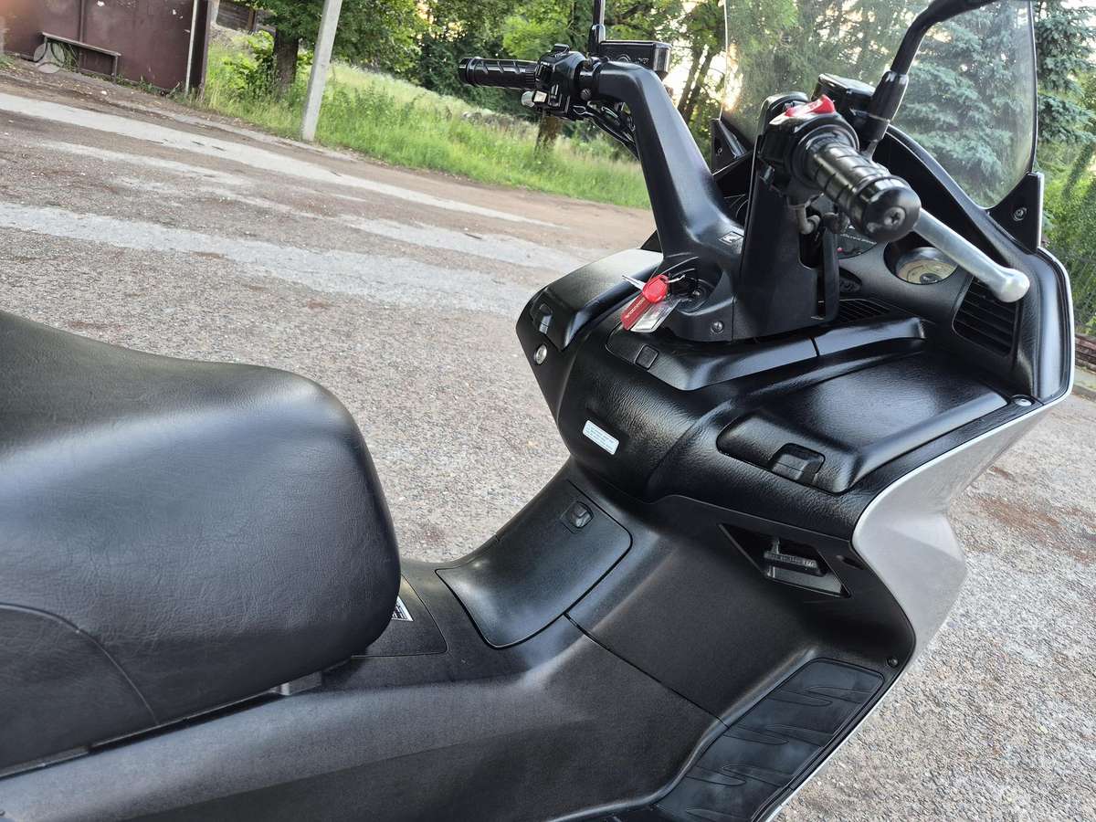 Honda Silverwing 600cc, scooters / mopeds