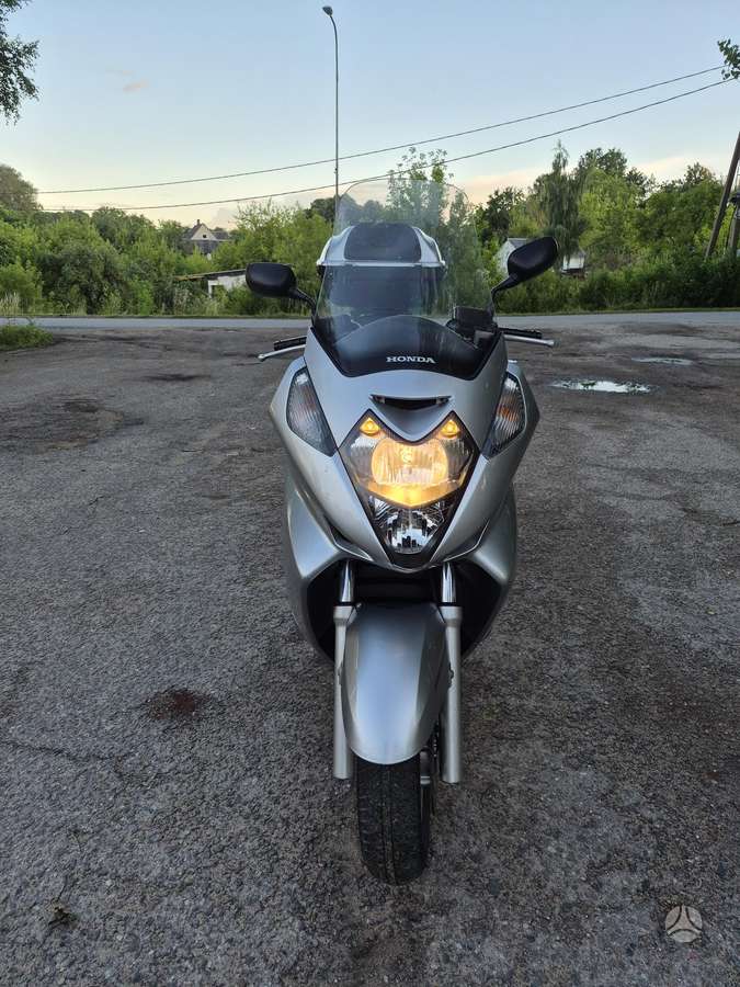 Honda Silverwing 600cc, scooters / mopeds