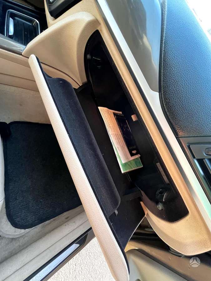 BMW 325, 2.0 l., Седан