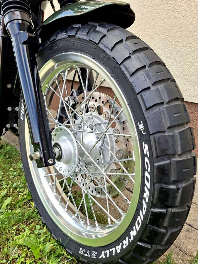 Triumph Thruxton 900cc, street / classic