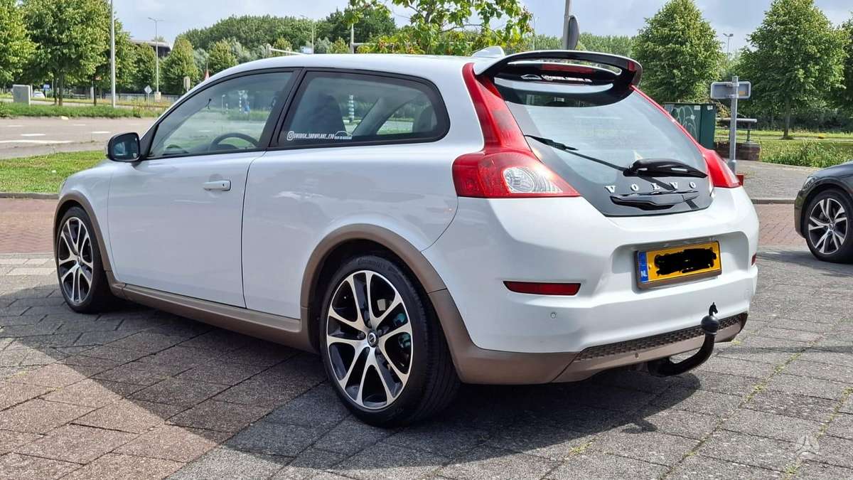 Volvo C30, 1.6 l., hatchback
