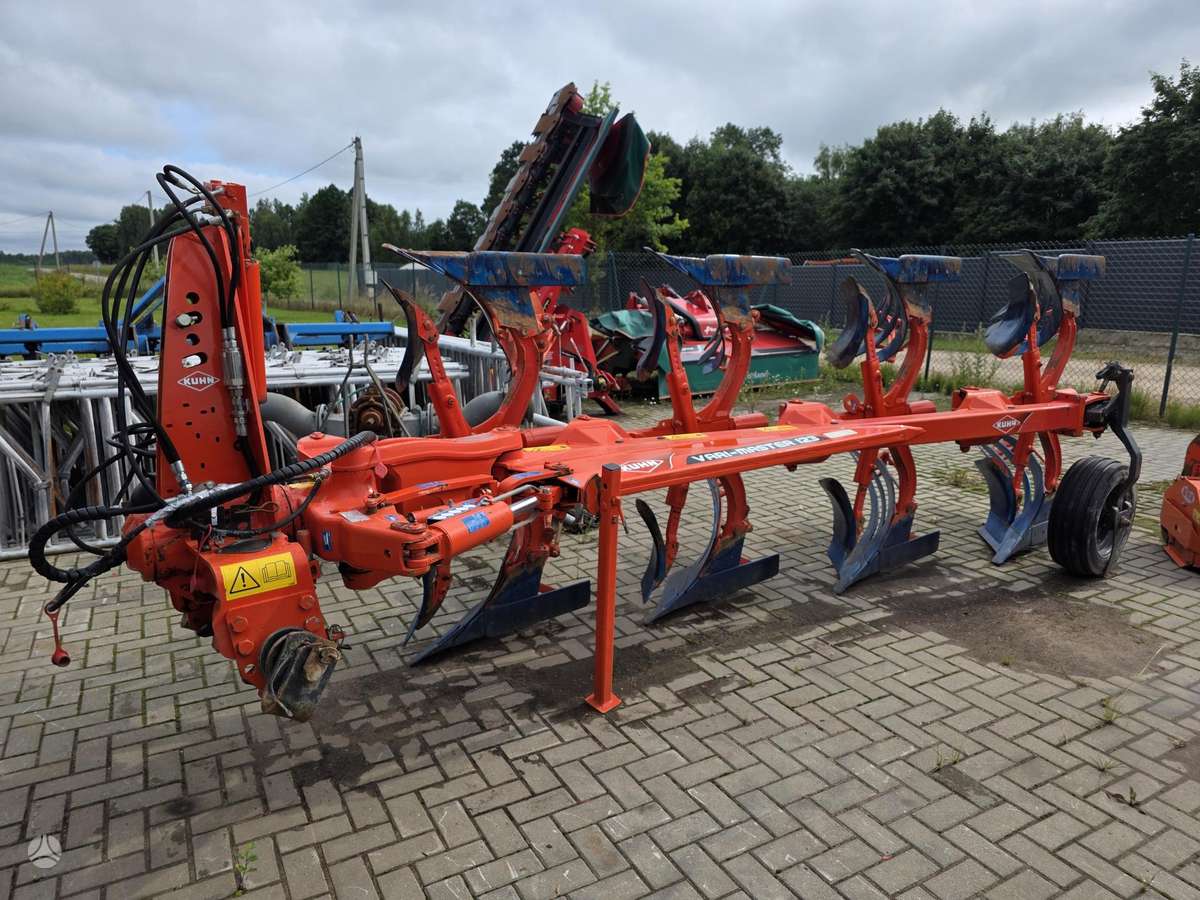 Kuhn Vari-Master 123, plūgai
