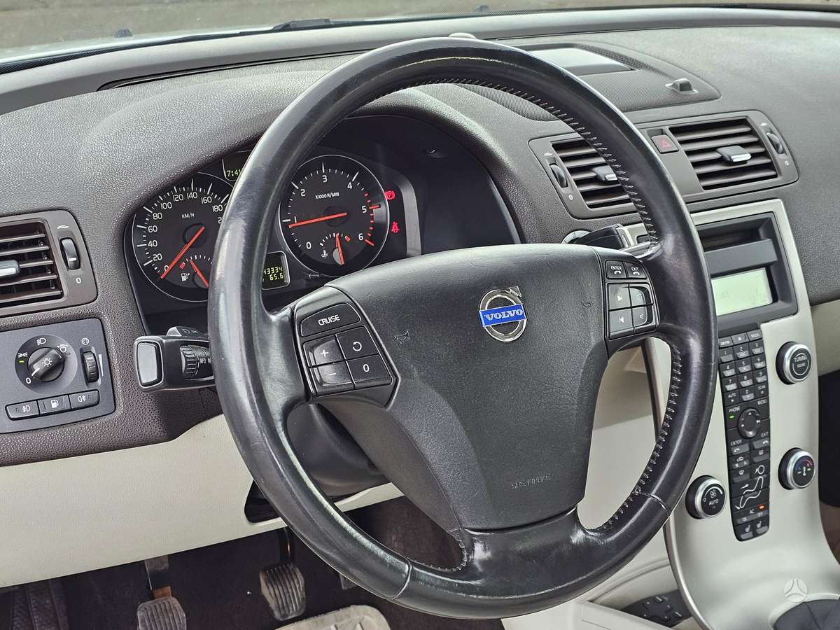 Volvo C30, 1.6 l., hatchback