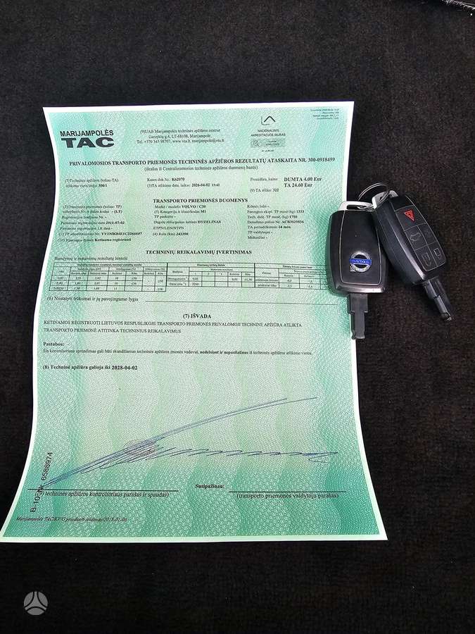 Volvo C30, 1.6 l., hatchback