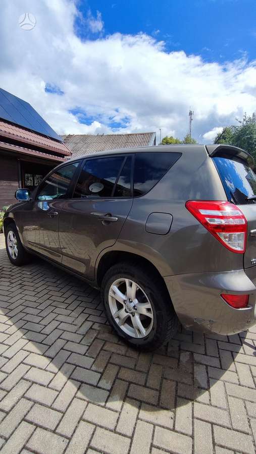 Toyota RAV4 - 4