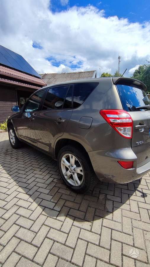 Toyota RAV4 - 5