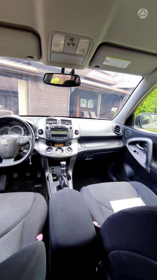 Toyota RAV4 - 10
