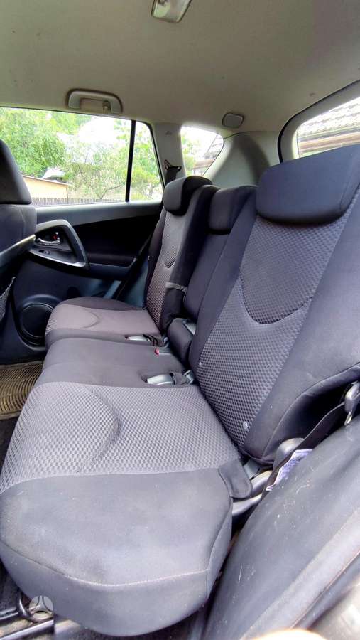 Toyota RAV4 - 11
