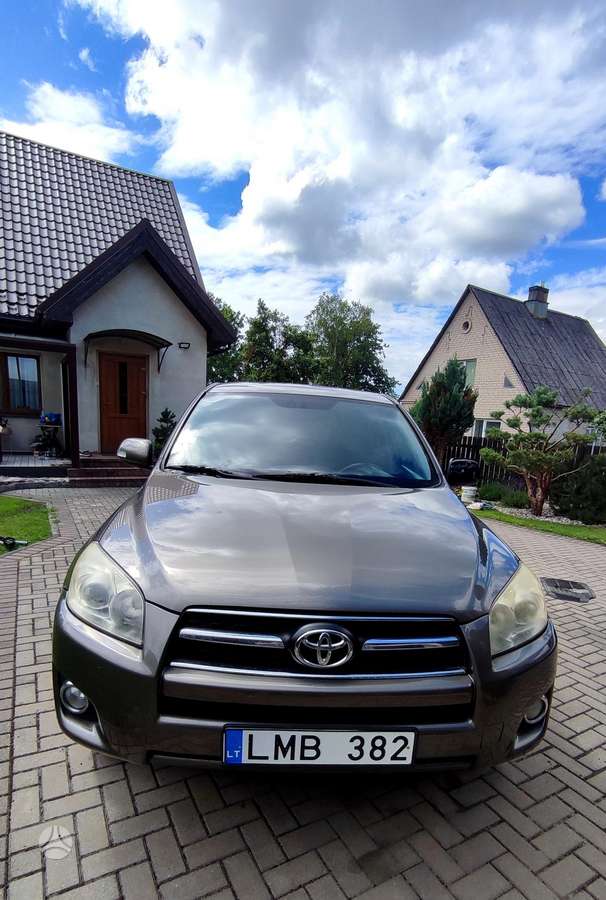 Toyota RAV4 - 2