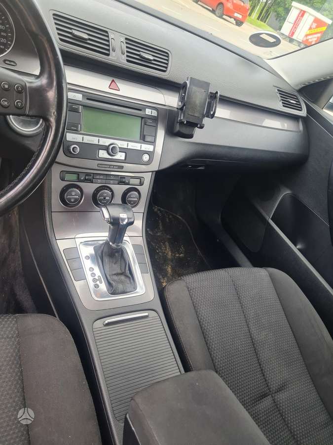 Volkswagen Passat - 2