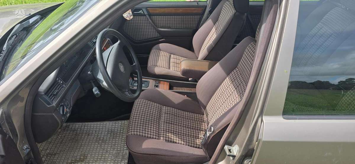 Mercedes-Benz E300, 3.0 l., Универсал