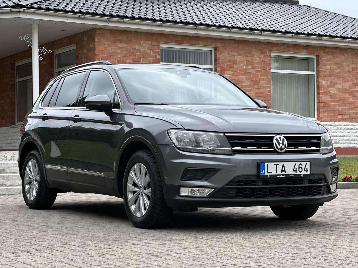 Volkswagen Tiguan - 1